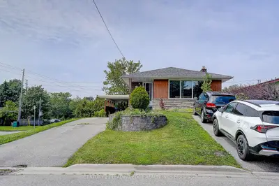 Detached in Oshawa