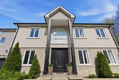 Detached in Whitby