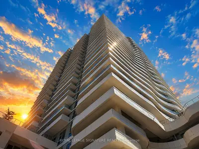 Condo Apartment in Pickering