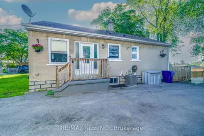 Detached in Oshawa
