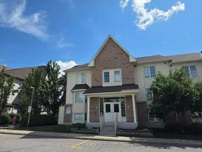 Condo Townhouse in Whitby