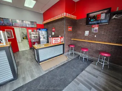 725 Krosno Boulevard 713, Pickering, On L1w 1g4