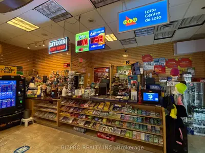 1000 Gerrard Street E D9b, Toronto, On M4m 3g6