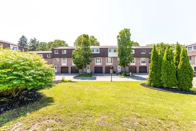 Condo Townhouse in Oshawa