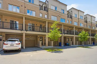 Condo Townhouse in Oshawa