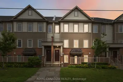 Condo Townhouse in Oshawa