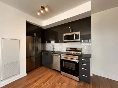 Condo Apartment in Pickering