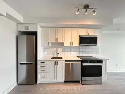 Condo Apartment in Pickering