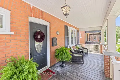 Detached in Oshawa