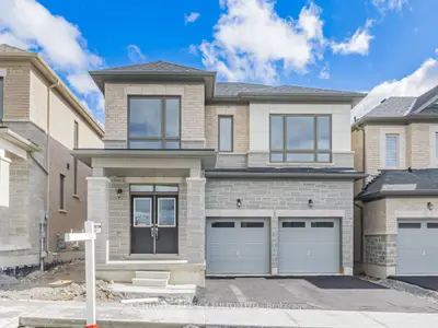 Detached in Oshawa
