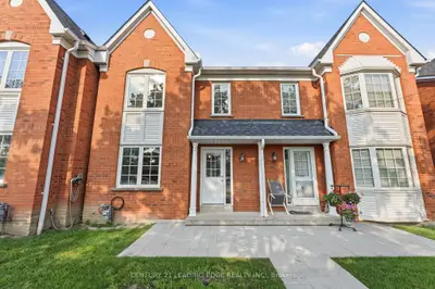Condo Townhouse in Whitby
