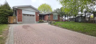 Detached in Oshawa