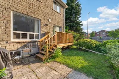 Condo Townhouse in Pickering