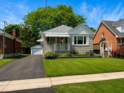 Detached in Oshawa