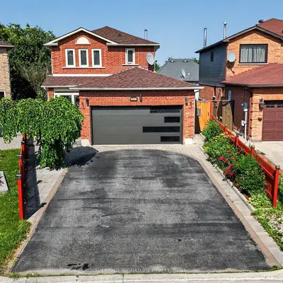Detached in Pickering