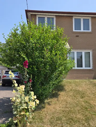 103 Bergen Road, Toronto, On M1p 1s3