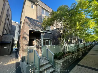 315 Village Green Square Th69, Toronto, On M1s 0l2
