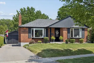 Detached in Oshawa