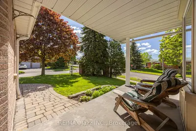 2 Coomer Crescent, Ajax, On L1t 3b6
