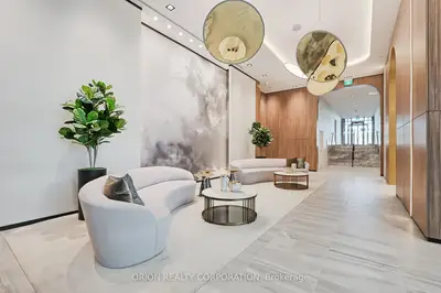 Condo Apartment in Pickering