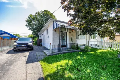 Semi-Detached in Whitby