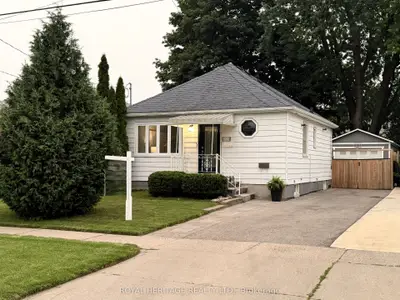Detached in Oshawa