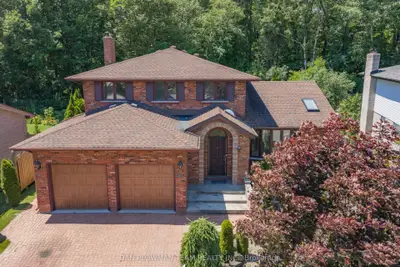 Detached in Oshawa