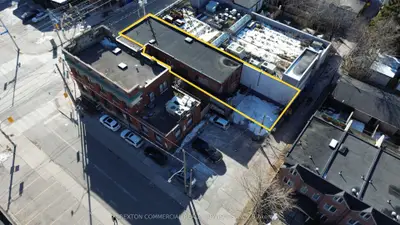 1044 Queen Street E, Toronto, On M4m 1k4