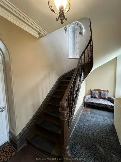 51 Nassau Street, Oshawa, On L1j 4a3