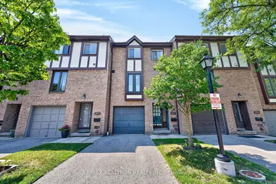 Condo Townhouse in Toronto