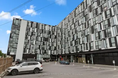 Condo Apartment in Oshawa