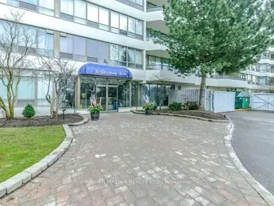 3 Greystone Walk Drive 1421, Toronto, On M1k 5j4
