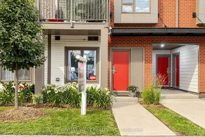 Condo Townhouse in Pickering