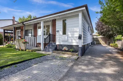 Semi-Detached in Pickering