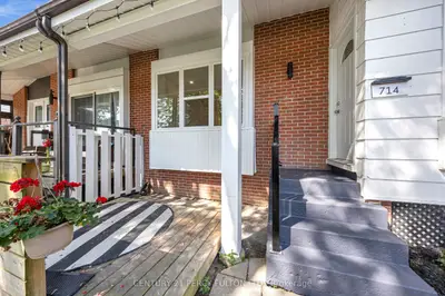 714 Lublin Avenue, Pickering, On L1w 1z2
