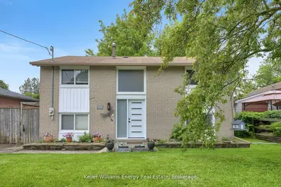 906 Centre Street N, Whitby, On L1n 4v1