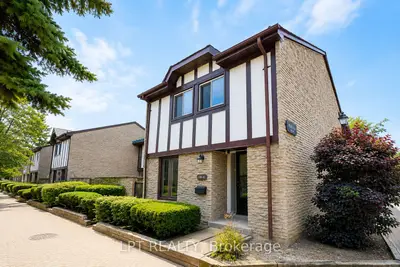 Condo Townhouse in Toronto