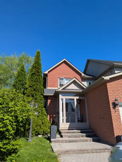 Att/Row/Townhouse in Clarington