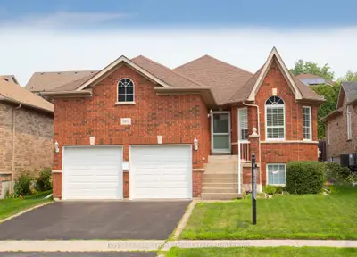 Detached in Oshawa