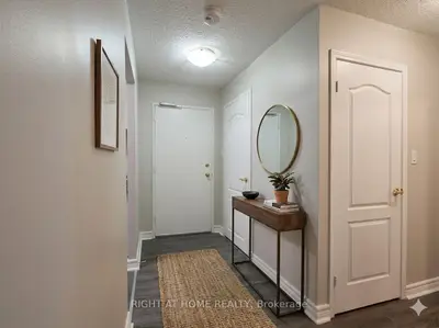 Condo Apartment in Oshawa