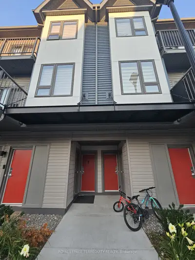 Condo Townhouse in Pickering