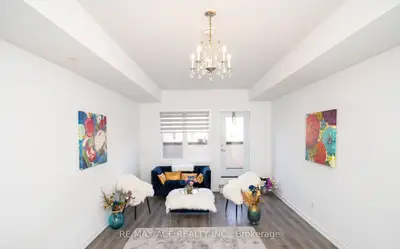 3686 St Clair Avenue E 105, Toronto, On M1m 0e4