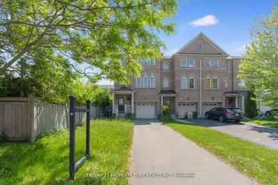 28 Seminoff Street, Toronto, On M1l 0b1