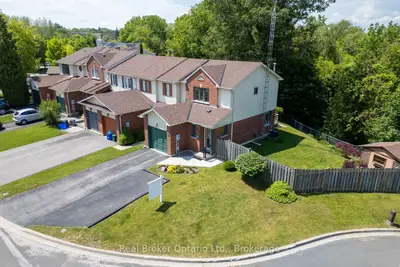 Att/Row/Townhouse in Clarington