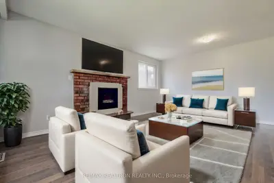 Detached in Oshawa