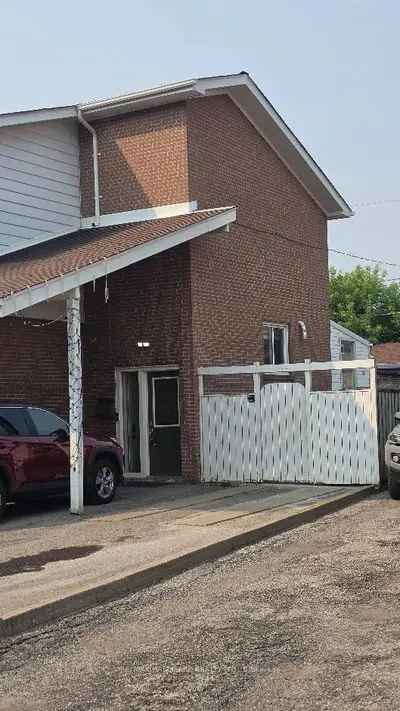 Semi-Detached in Pickering