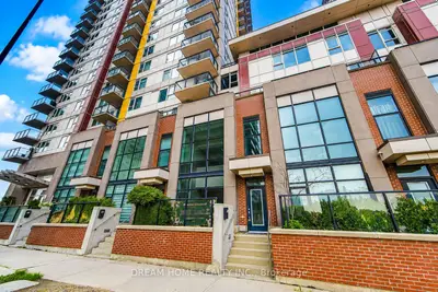 Condo Townhouse in Toronto
