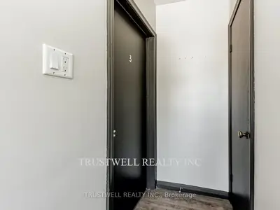 105 Mary Street E 3, Whitby, On L1n 2p3
