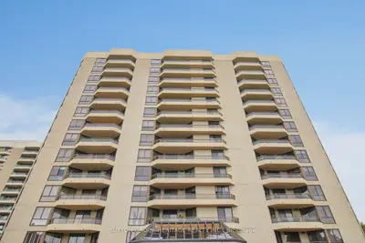 Condo Apartment in Oshawa