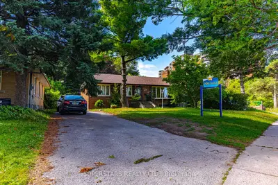 23 Dunelm Street, Toronto, On M1j 3g2